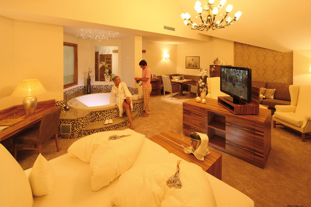 Hotel Mooshof Wellness & Spa Resort Боденмайс Экстерьер фото